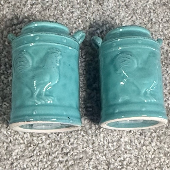 Farmhouse-Style Rooster Salt & Pepper Shakers – Turquoise Ceramic – 3.5” Tall - Picture 1 of 5